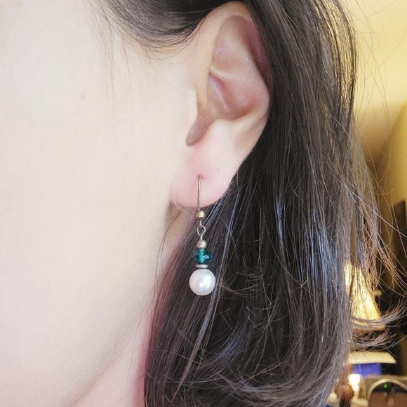 Vintage Dainty Faux Pearl Drop Blue Beaded Earrings - Picture 1 of 8